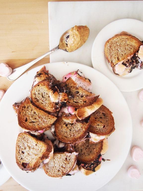 Peanut Butter and Banana Breakfast Sliders