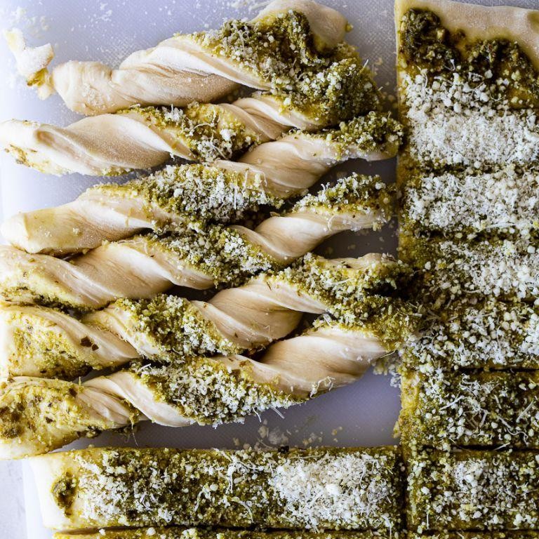 Pesto Twisted Breadsticks