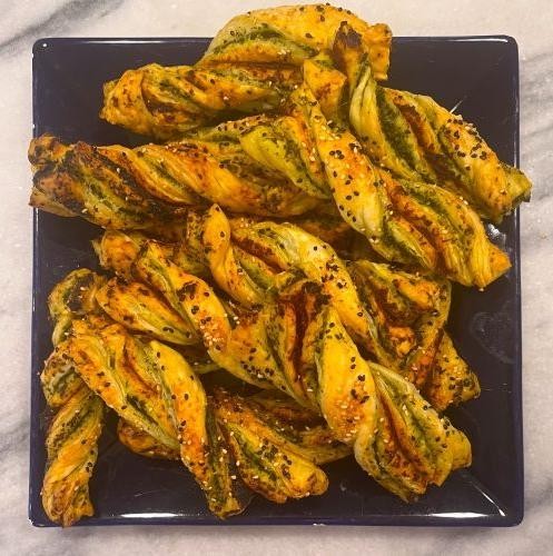 Pesto and Sun-Dried Tomato Puff Pastry Twists