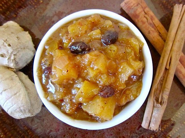 Pineapple mango chutney with cinnamon and cloves
