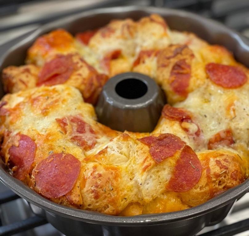 Pizza-Flavored Pull-Apart Bread