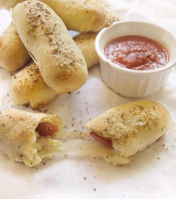Pizza-Stuffed Breadsticks