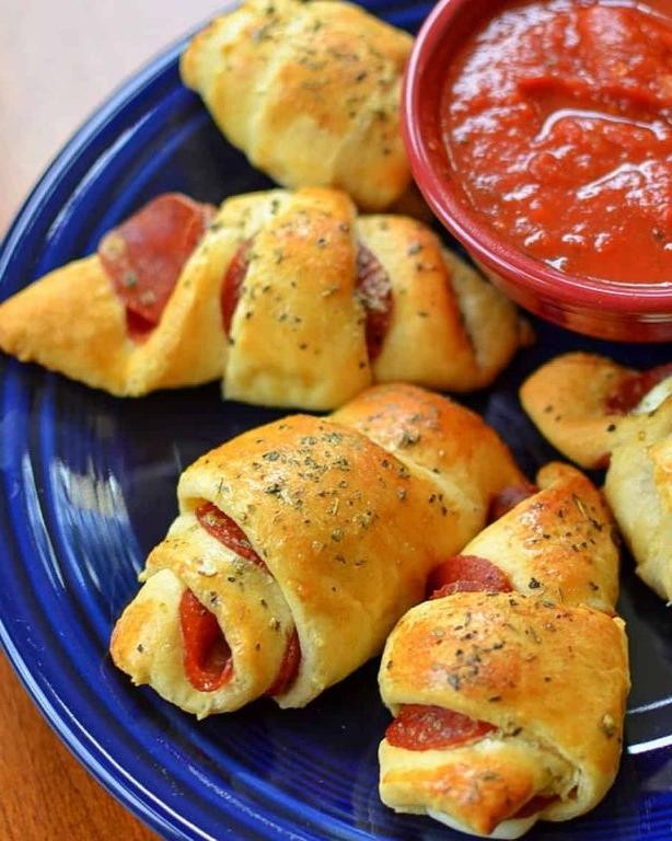 Pizza-Stuffed Crescent Rolls