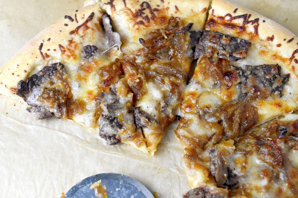 Prime Rib and Caramelized Onion Pizza