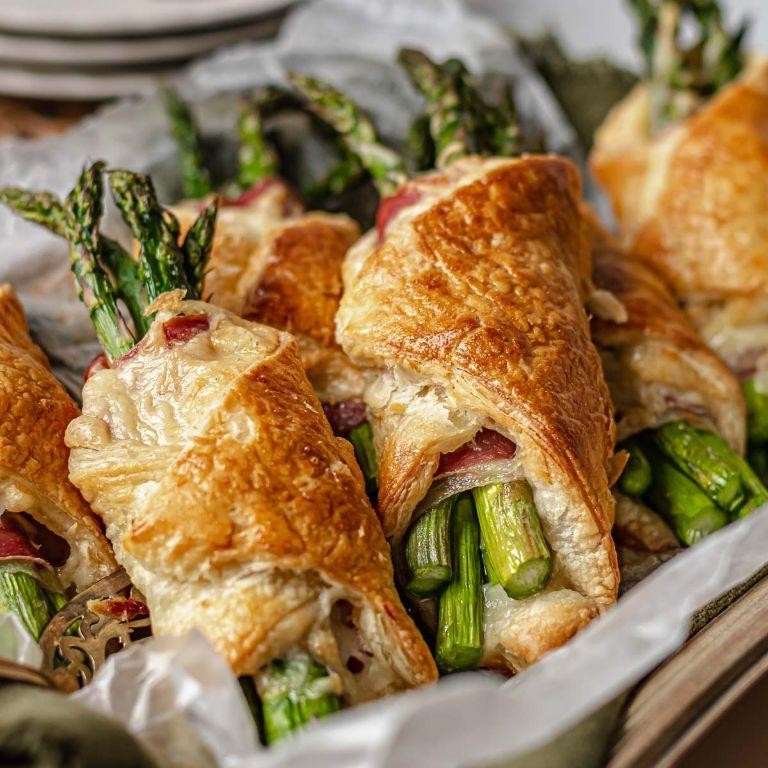 Prosciutto and Asparagus Puff Pastry Bundles