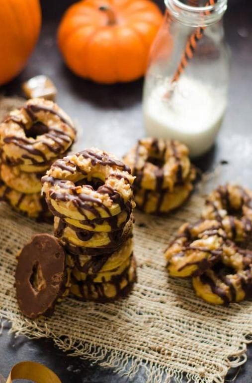 Pumpkin Coconut Cookies with Caramel Drizzle