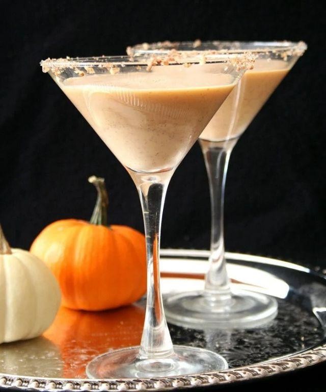 Pumpkin Pie Martini with Caramelized Pecans