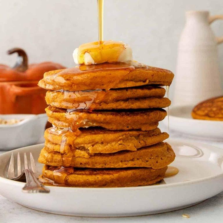 Pumpkin Spice Oat Flour Pancakes