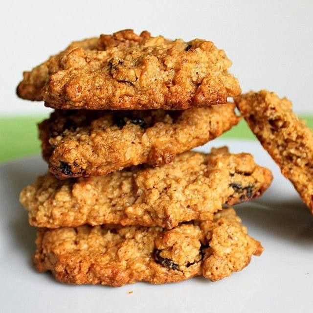 Quinoa Oatmeal Raisin Cookies