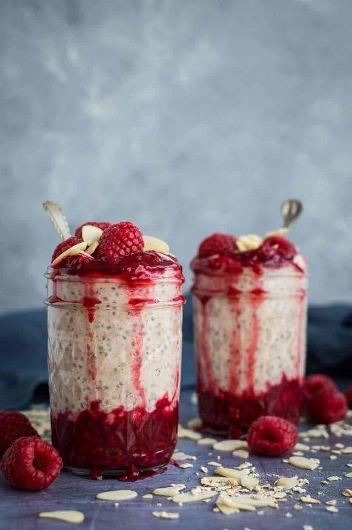 Raspberry Almond Overnight Oats