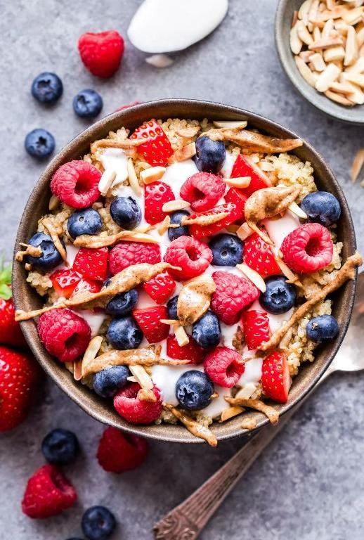 Raspberry Quinoa Breakfast Bowl