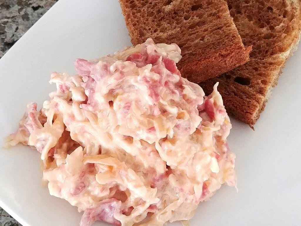 Reuben Sandwich Dip with Sauerkraut