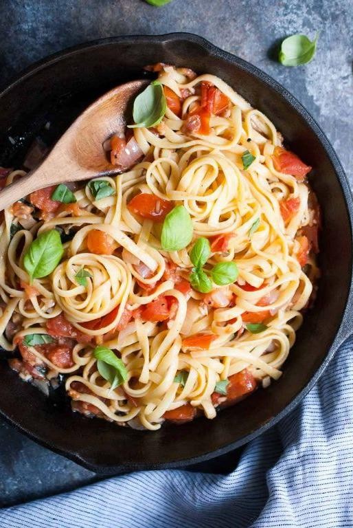Roma Tomato and Basil Pasta with Garlic Butter