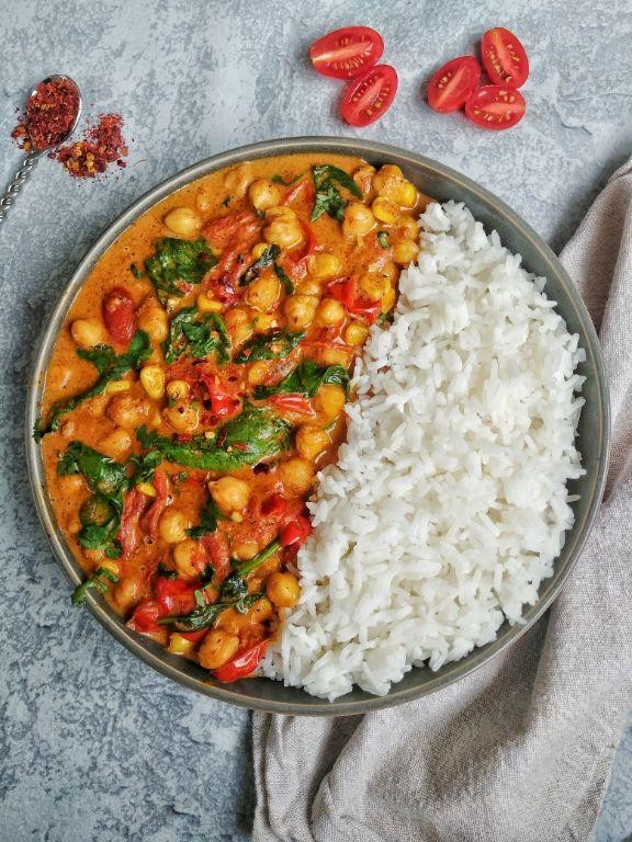 Roma Tomato and Chickpea Curry