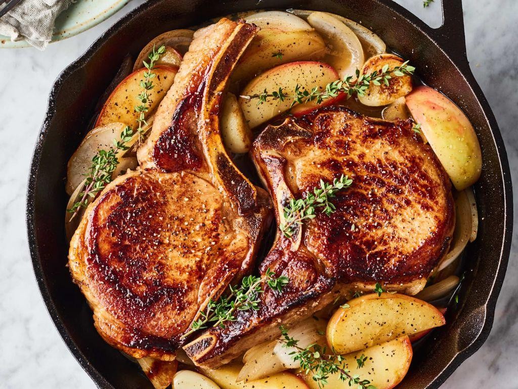 Seared Pork Chops with Apples