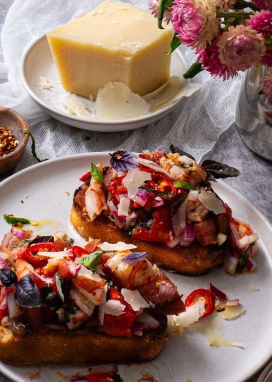 Shrimp Bruschetta with Basil and Balsamic Glaze