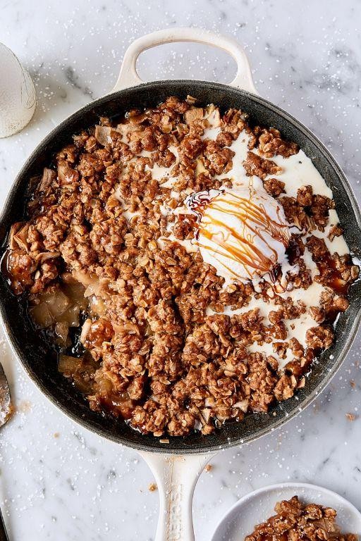 Skillet Apple Crisp with Cinnamon