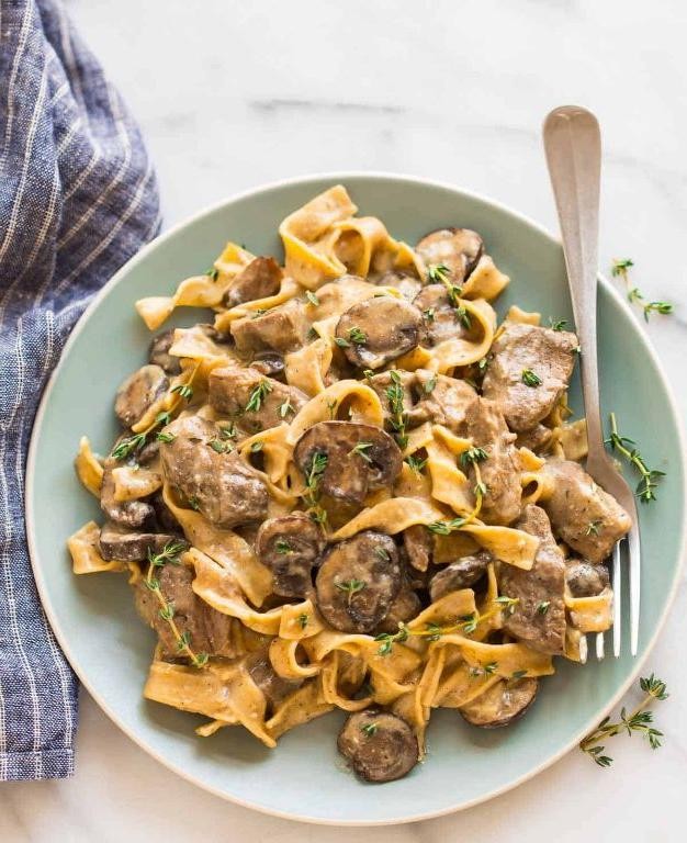 Slow Cooker Beef Tips Stroganoff