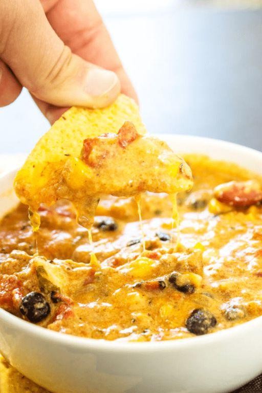Slow Cooker Chili Cheese Dip