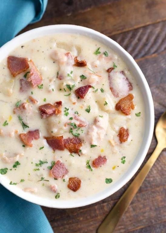 Slow Cooker Clam Chowder with Potatoes