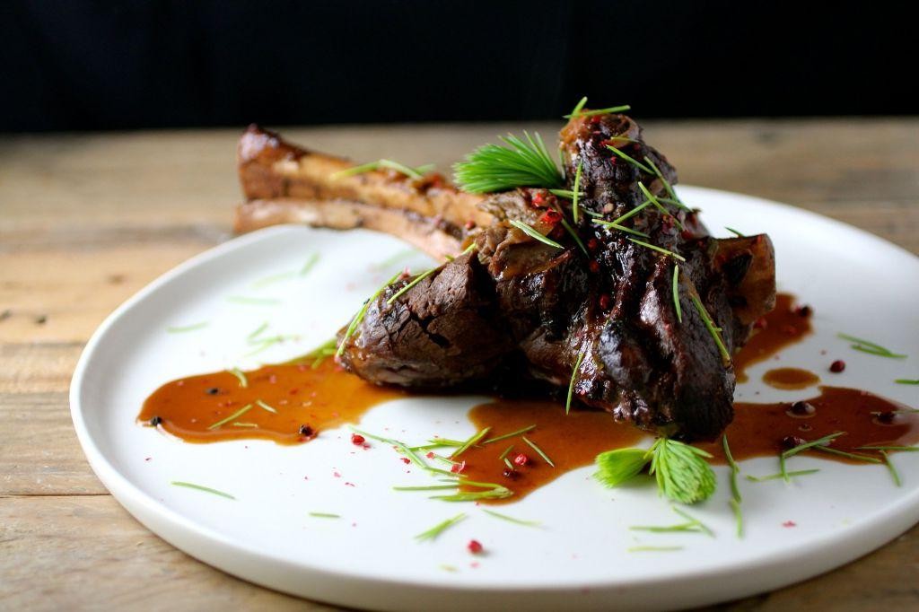 Slow-Cooked Lamb Shanks with Juniper Berries