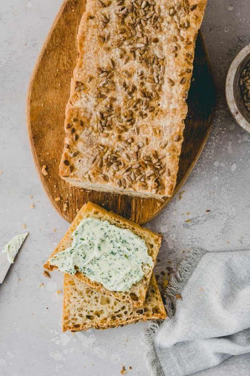 Sonnenblumenkernbrot (Sunflower Seed Bread)