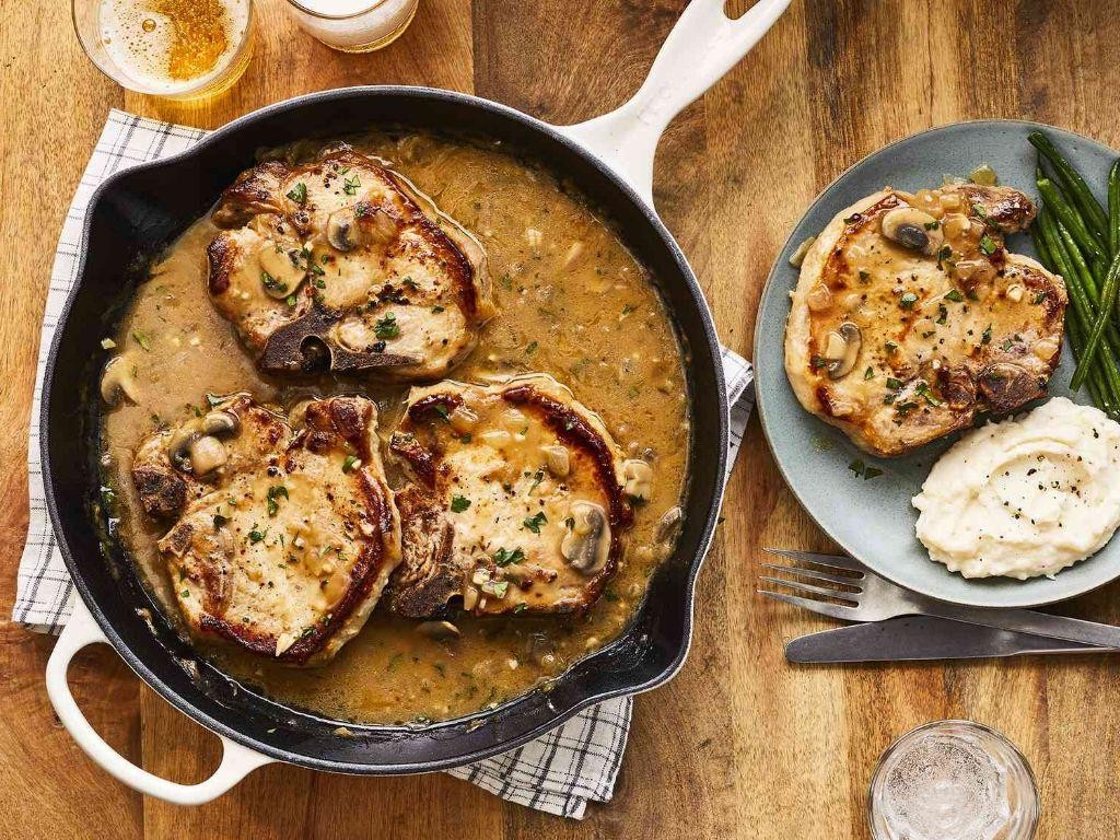 Southern-Style Crock Pot Pork Chops with Gravy