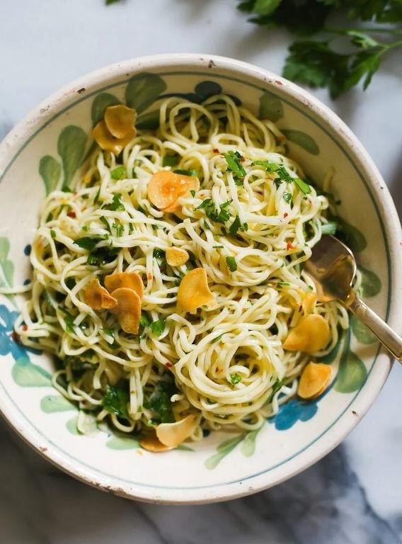 Spaghetti Aglio e Olio with Crispy Garlic Chips