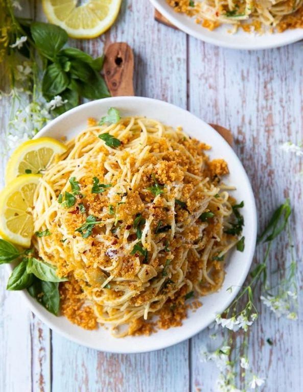 Spaghetti Aglio e Olio with Fresh Basil and Pine Nuts
