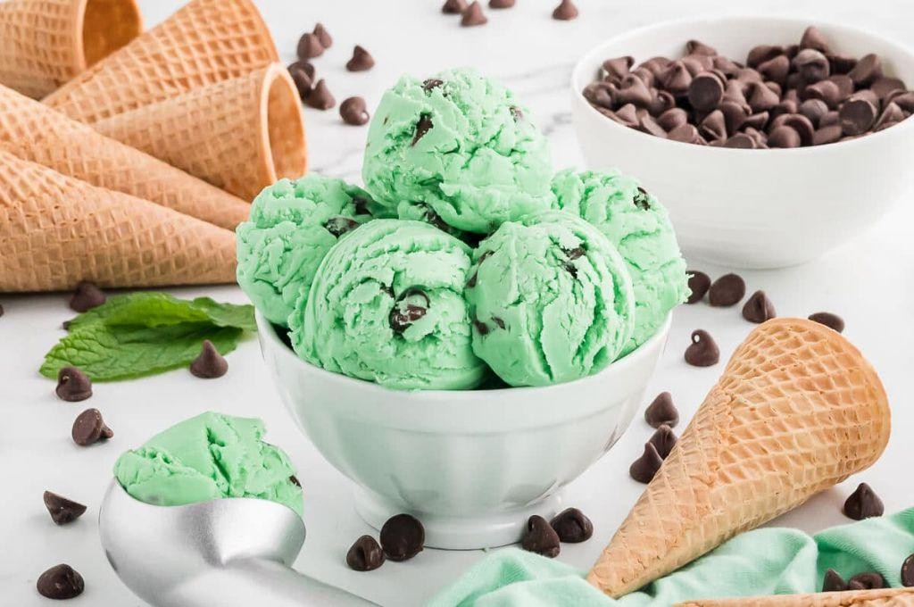 Spearmint Chocolate Chip Ice Cream