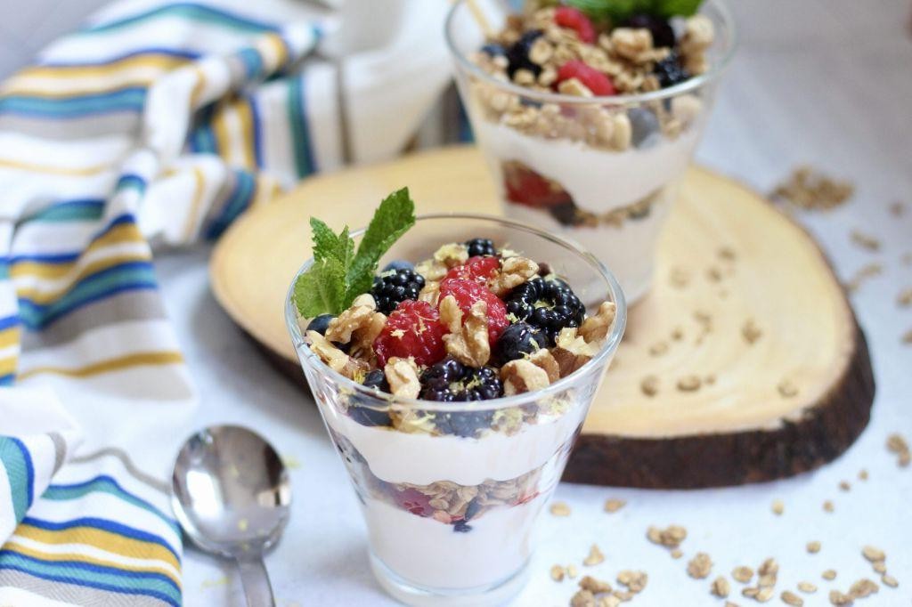 Speedy 5 Minute Greek Yogurt Parfait