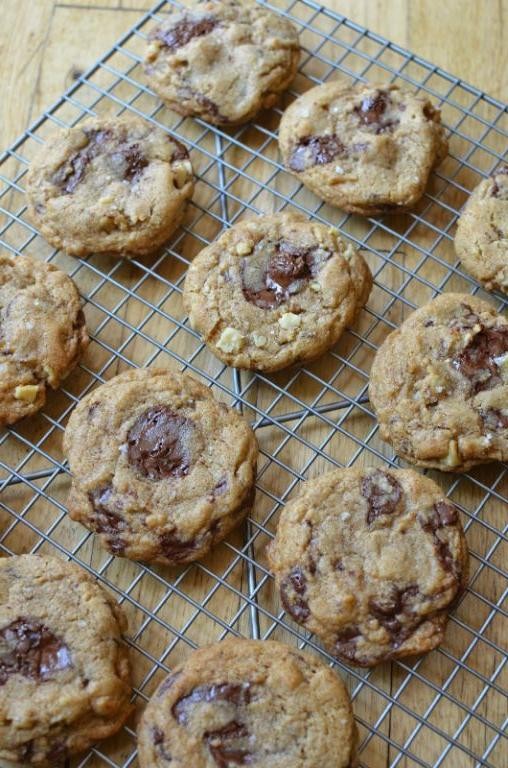 Spelt Flour Cookies with Walnuts