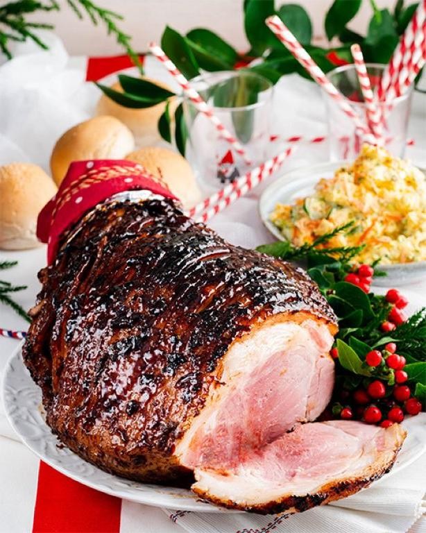 Spiced Rum Glazed Ham with Cloves