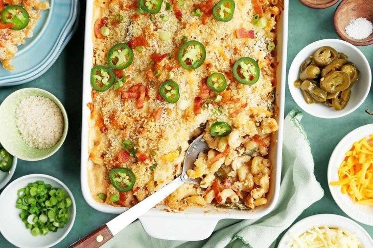 Spicy Jalapeño Cheddar Pasta Bake