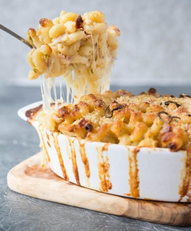 Spicy Jalapeño Mac and Cheese