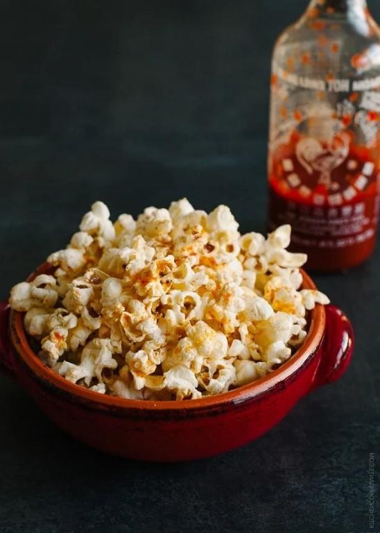 Spicy Sriracha Air Popped Popcorn