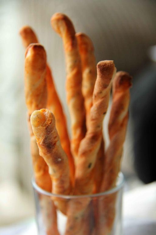 Spicy Sriracha Breadsticks