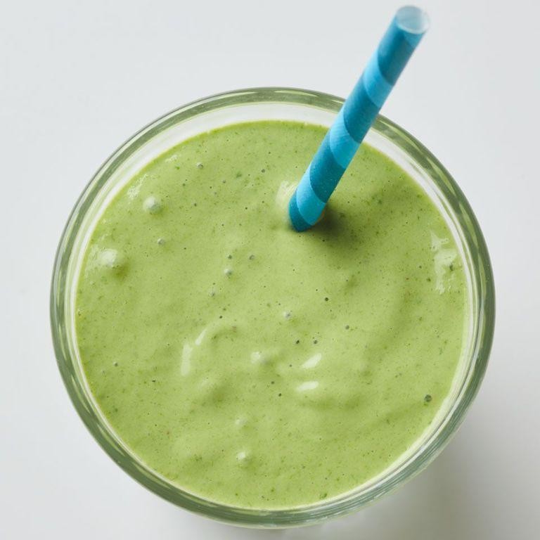 Spinach and Avocado Slimming Smoothie