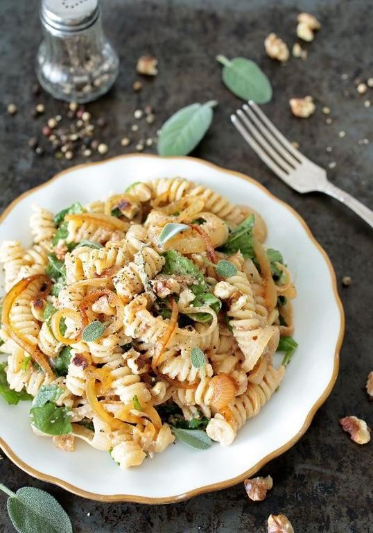 Spinach and Caramelized Onion Pasta