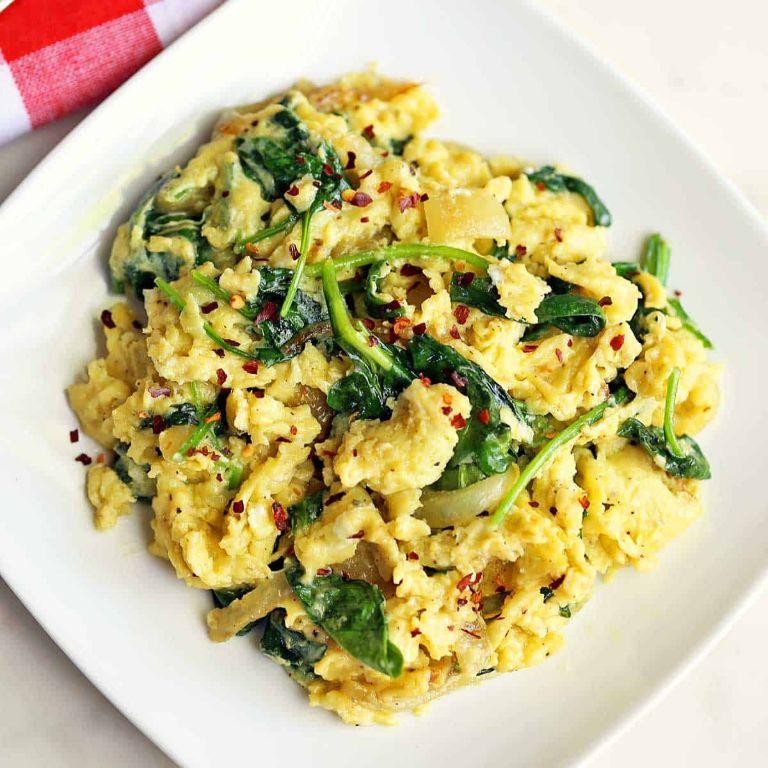 Spinach and Egg Breakfast Scramble