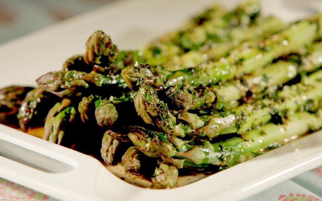 Steamed Asparagus with Brown Butter Sauce