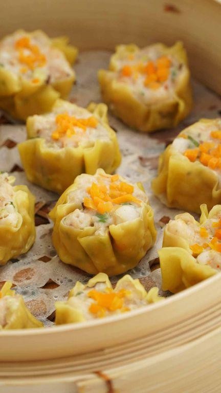 Steamed Chicken Xiu Mai with Water Chestnuts