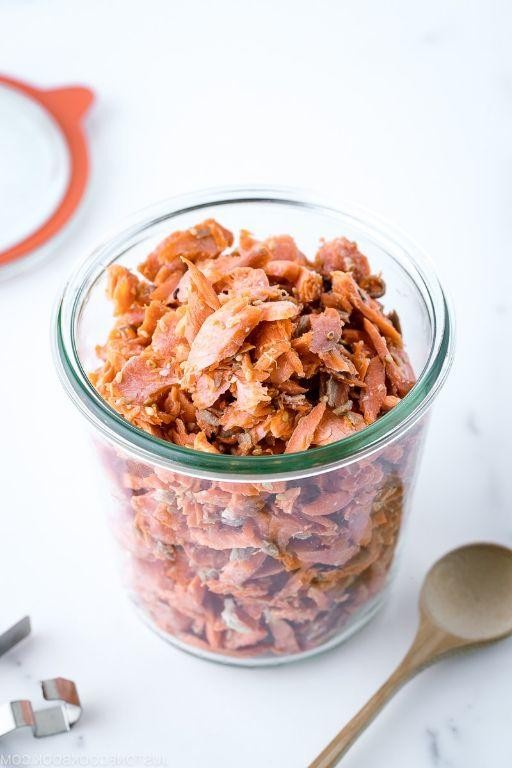 Steamed salmon flakes