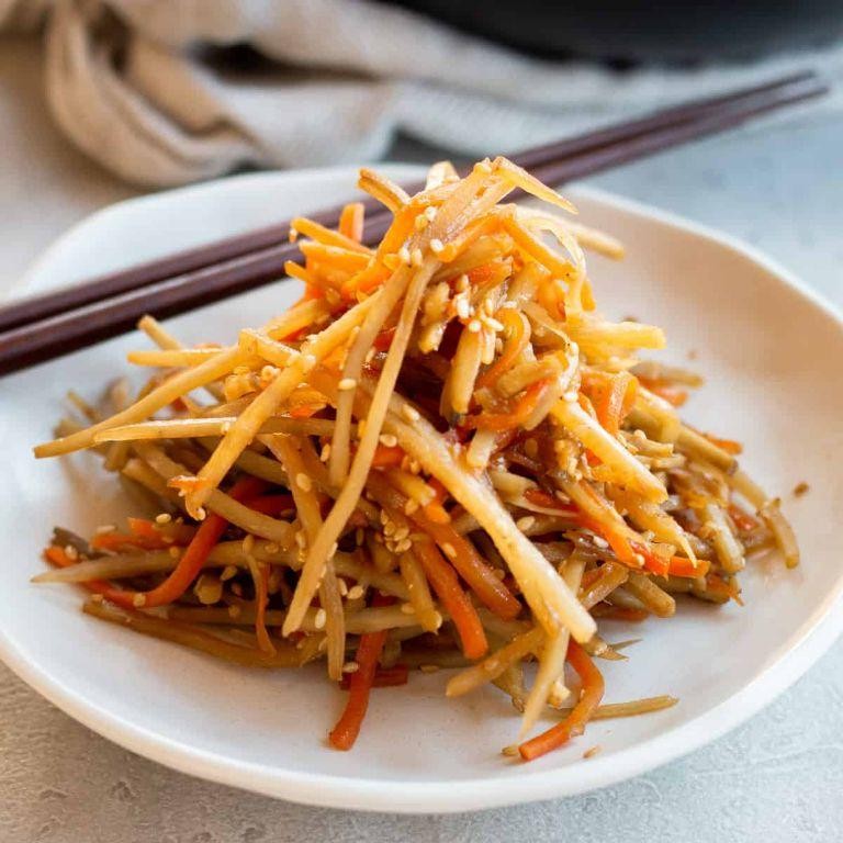 Stir-Fried Burdock Root with Bell Peppers