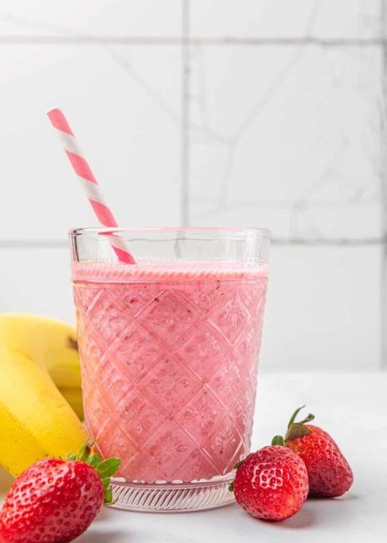 Strawberry Banana Flaxseed Smoothie