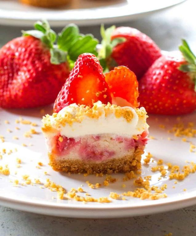Strawberry Cheesecake Cupcakes