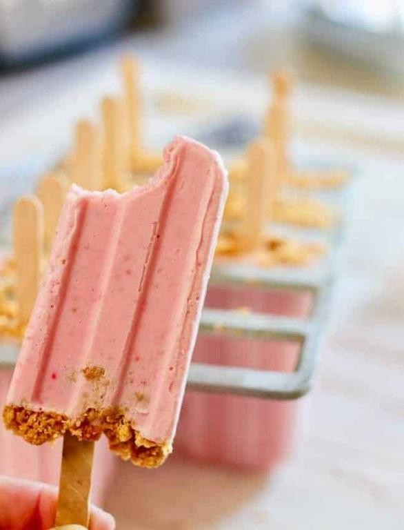 Strawberry Cheesecake Pops