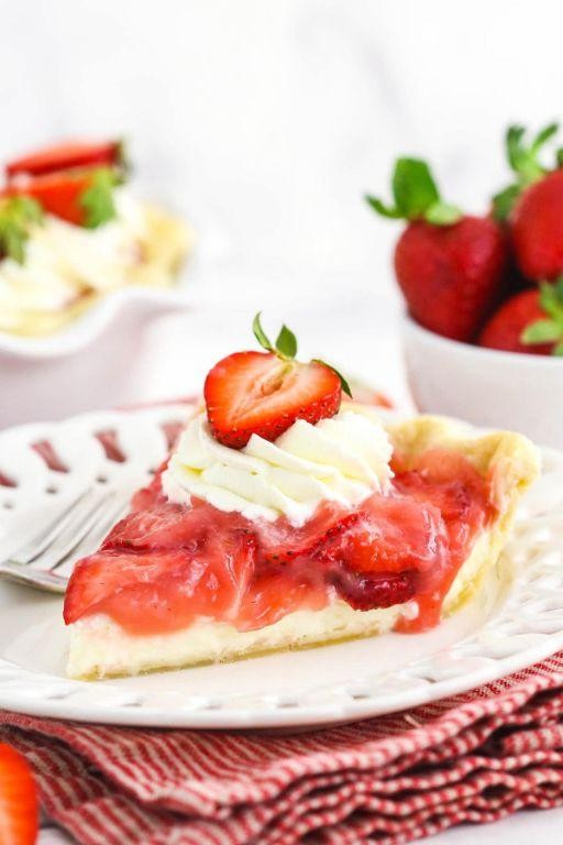 Strawberry Cream Pie with Fresh Berries