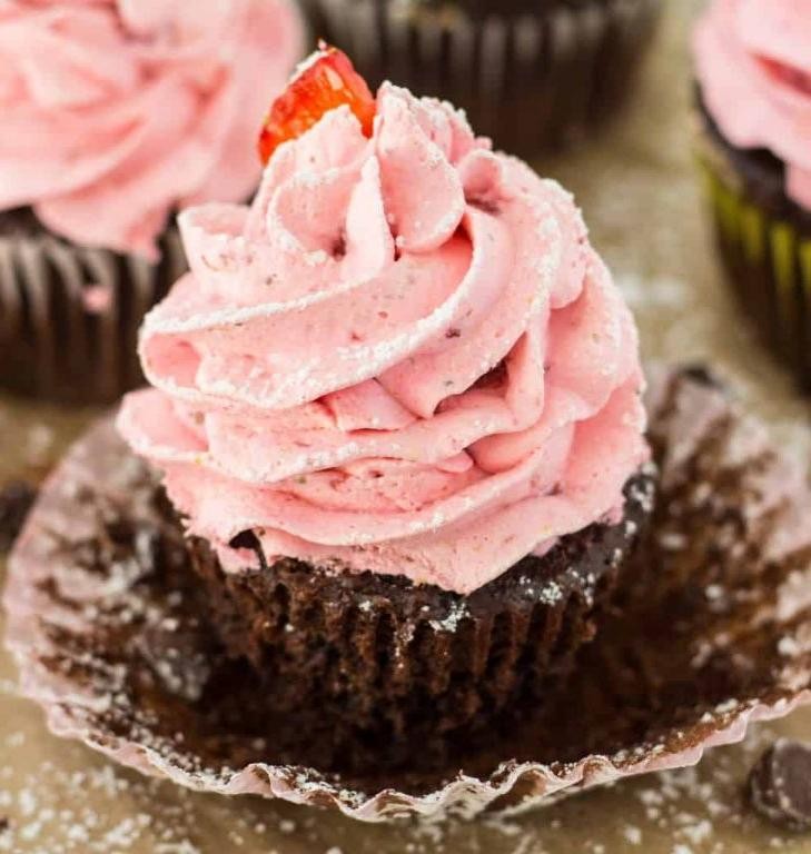 Strawberry Mousse Cupcakes