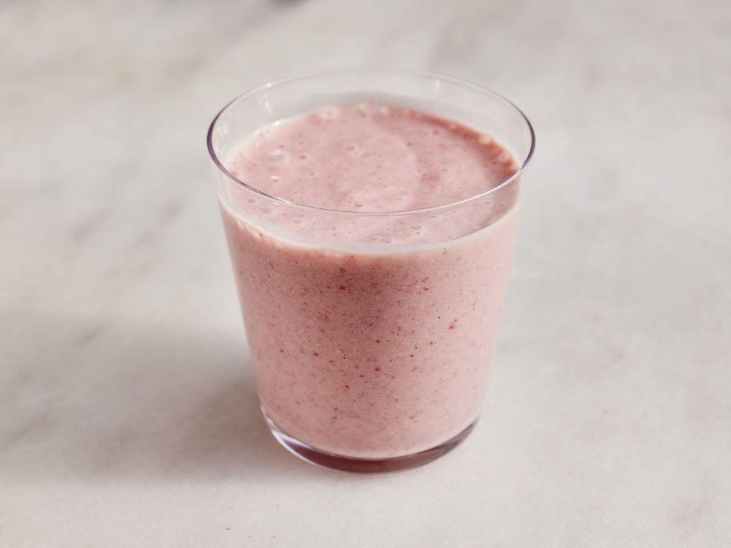 Strawberry Oatmeal Anti Inflammatory Smoothie